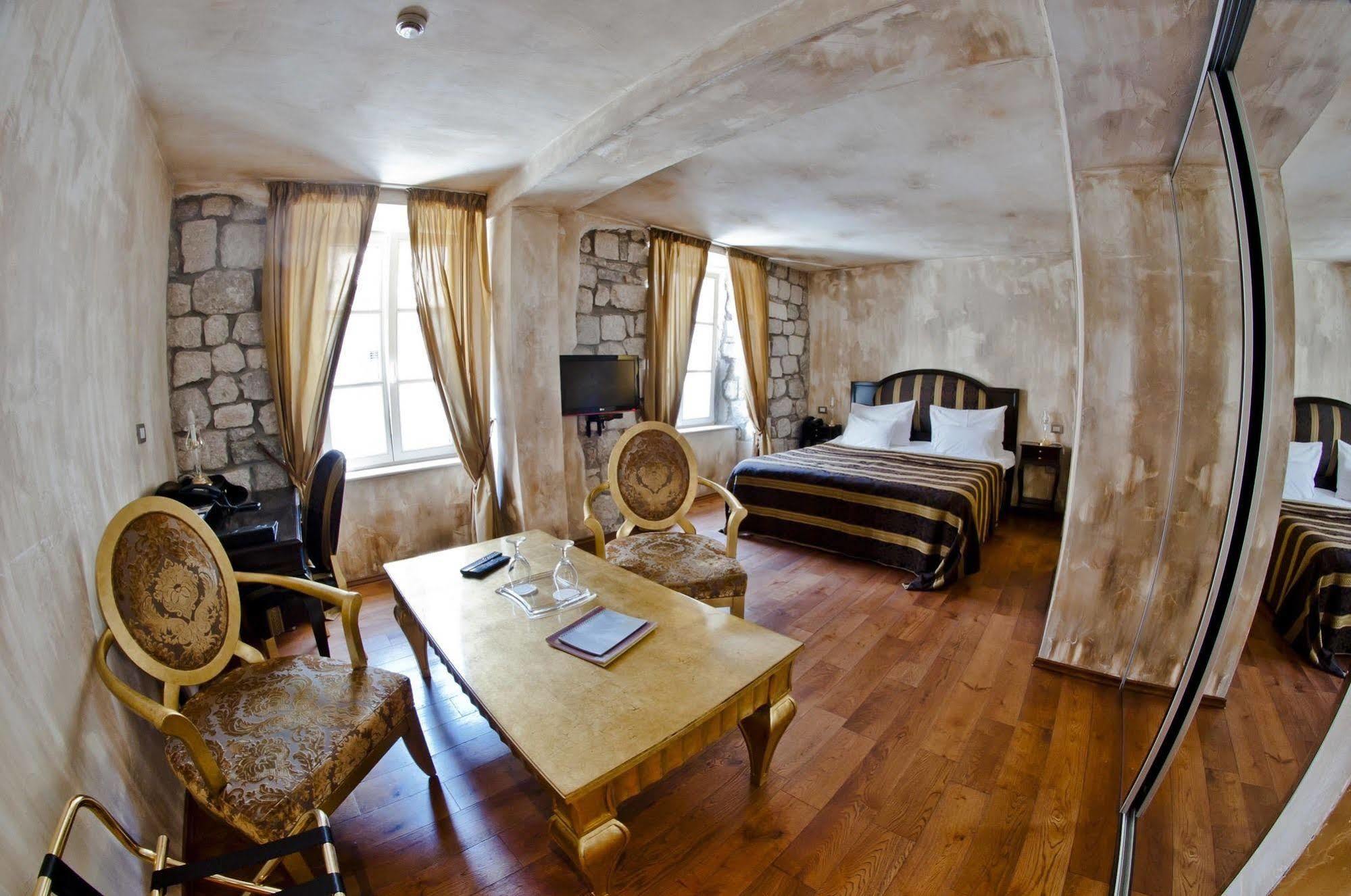 Boutique Hotel Astoria Kotor Buitenkant foto