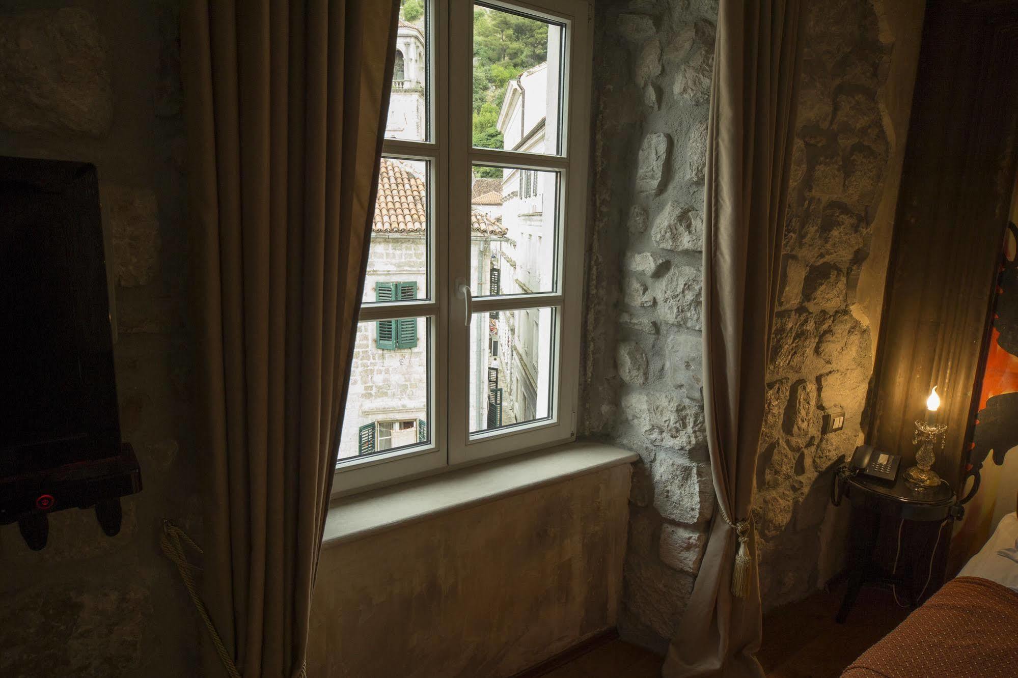 Boutique Hotel Astoria Kotor Buitenkant foto